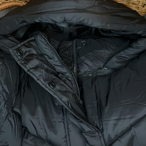 BCBG Nylon Short Quilted Puffer Jacket w Detachable Hood Windproof Water Resist - Picture 8 of 13